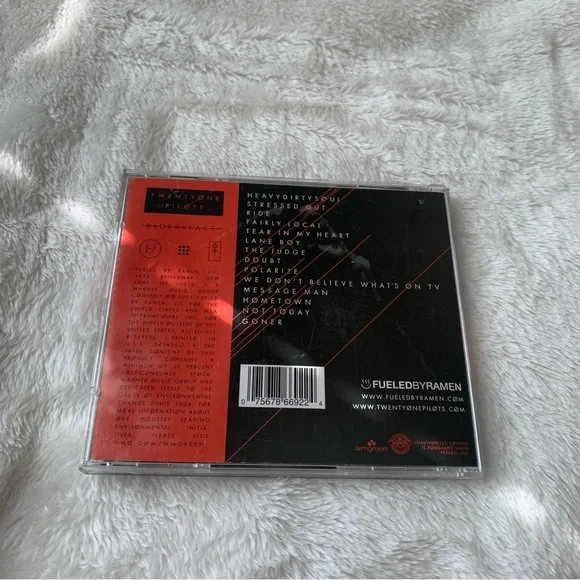 ୨୧ ･ﾟ✧ Twenty One Pilots CD - Picture 2 of 5